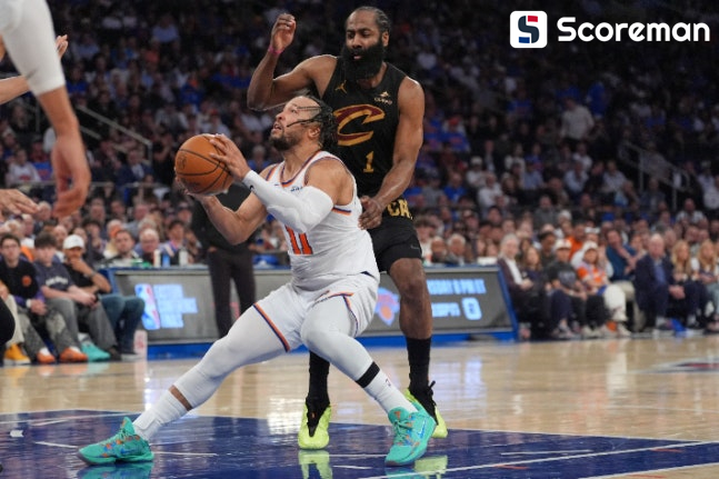 NBA 뉴욕 닉스, 클리블랜드에 22점 차 뒤집기 승…동부 결승 '기선제압'